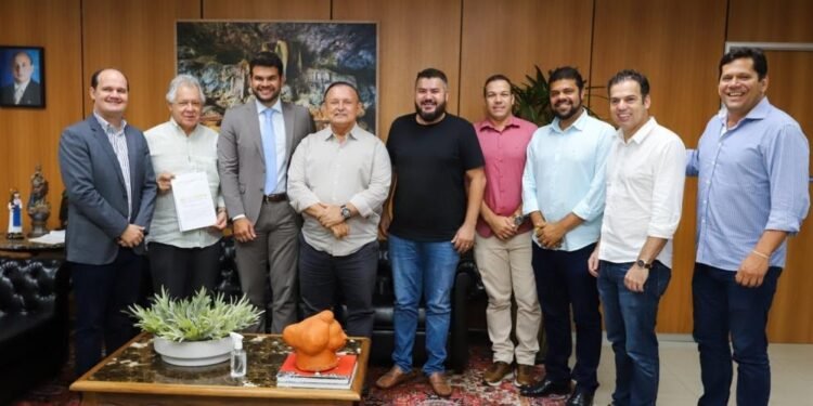 Adolfo Menezes determina medida judicial contra TCU por mudanças no Fundo de Participação dos Municípios