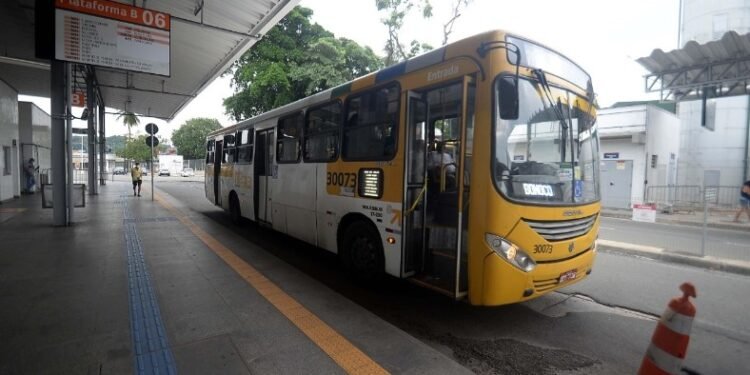 Linhas de ônibus vão ter ampliação de frota a partir deste domingo