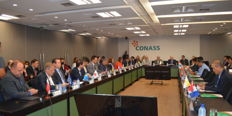 Em Brasília, Roberta Santana participa da assembleia de abertura do Conass e reafirma compromisso com fortalecimento do SUS