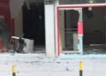 Bandidos arrombam e explodem caixa eletrônico em banco de Simões Filho