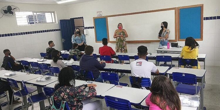 Governo da Bahia não garante pagamento do novo piso salarial aos professores