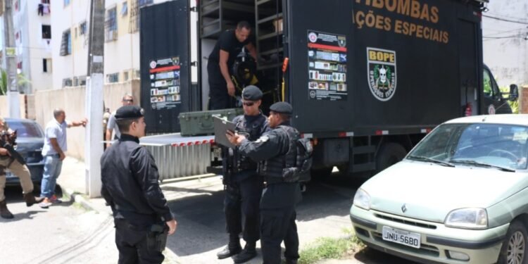 Bope analisa possível artefato na cidade de Feira de Santana