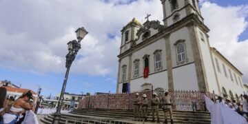 Grade isola escadaria e adro da Basílica do Senhor do Bonfim