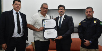Carlos Muniz é homenageado pela PRF com a Medalha Washington Luís