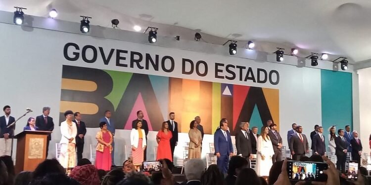 Jerônimo Rodrigues dá posse aos novos secretários de governo