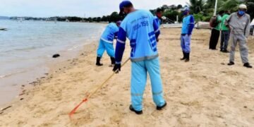 Limpurb promove ações educativas nas praias de Salvador