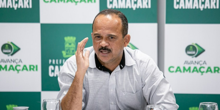 Camaçari: Prefeitura anuncia aumento no piso salarial de professores e agentes comunitários