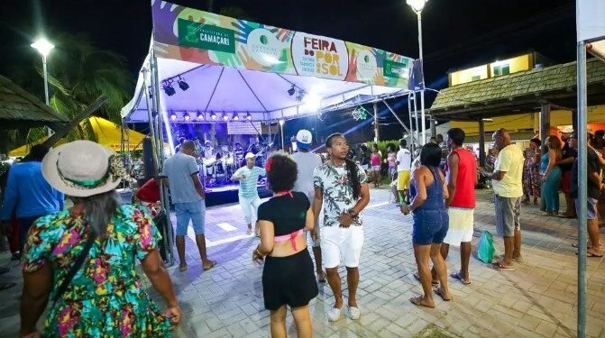 Abertura da Feira Pôr do Sol agita fim de semana em Arembepe e Guarajuba