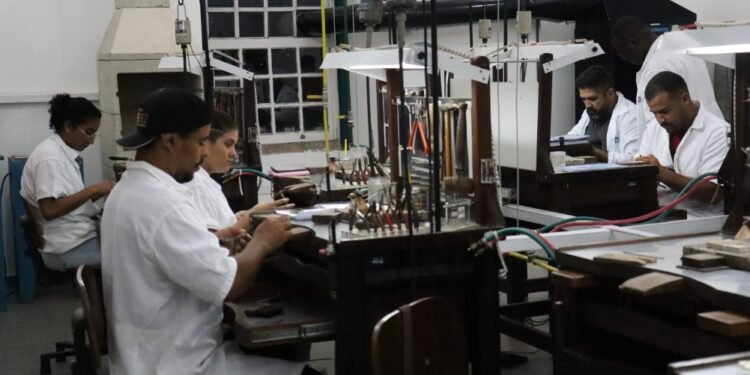 Centro Gemológico da Bahia realiza curso exclusivo de Gestão e Linha de Montagem para Joalheria em março