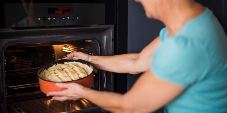 Campanha social em Salvador pede fogão para dar continuidade a cursos de culinária