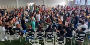 Professores de Ipirá cobram reajuste salarial da categoria