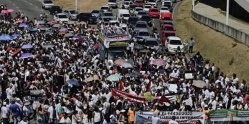 Enfermeiros baianos fazem protesto em defesa do piso nacional da categoria