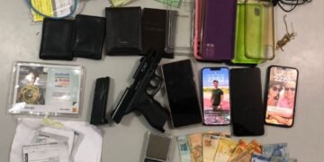 Clientes de cafeteria assaltada no Corredor da Vitória têm itens recuperados minutos após crime