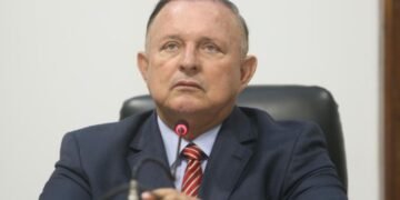 Adolfo Menezes apresenta Moção de Pesar pelo passamento do ex-deputado Roque Aras