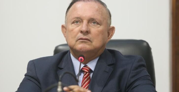 Adolfo Menezes apresenta Moção de Pesar pelo passamento do ex-deputado Roque Aras