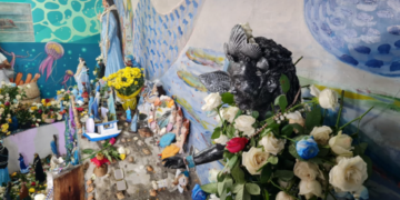 Escultura de Iemanjá negra vira atração no 2 de fevereiro