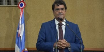 Angelo Almeida quer garantir à mulher direito de acompanhante em consultas e exames