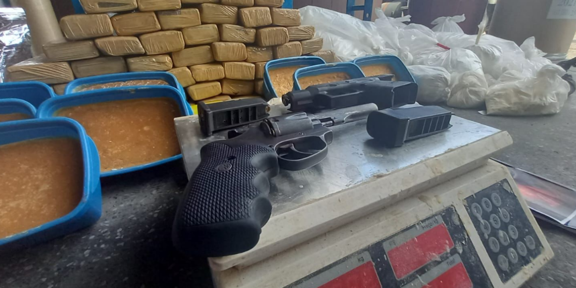 Valor estimado de droga apreendida em laboratório clandestino chega a R$ 1 milhão