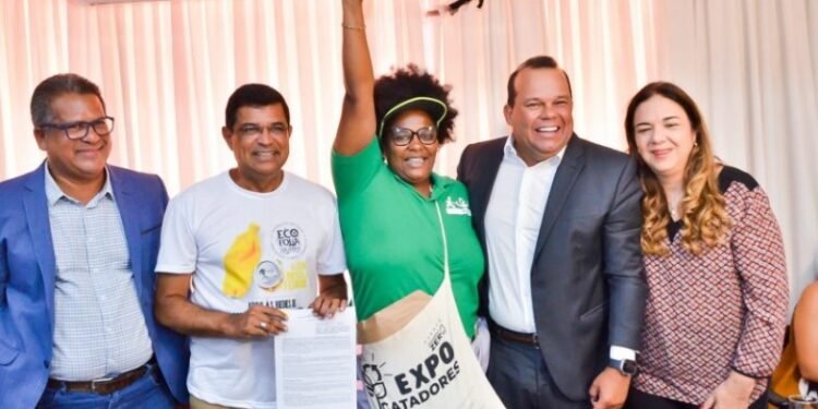 Geraldo Júnior exalta trabalho dos catadores de recicláveis no Carnaval em lançamento do Projeto Eco Folia Solidária
