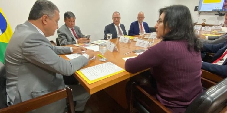 Rui Costa participa de reunião que visa repaginada do Bolsa Família