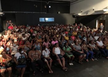 Profissionais da merenda escolar de Lauro de Freitas recebem capacitação