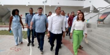 Governo do estado entrega escola de tempo integral em Jaguaripe