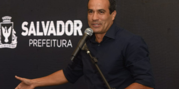 Prefeito aguarda relatório para definir reajuste da passagem de ônibus