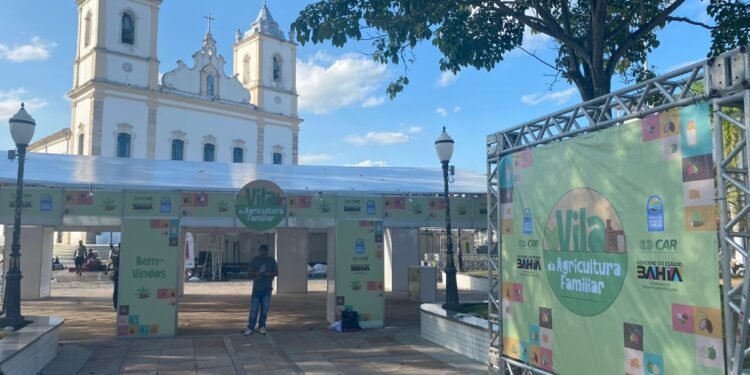 Secretaria de Desenvolvimento Rural realiza Feira da Agricultura Familiar durante entrega do MCMV em Santo Amaro