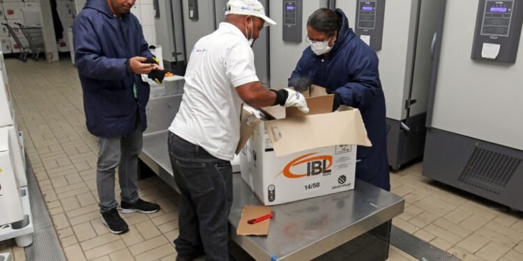 Bahia recebe doses da vacina Pfizer baby