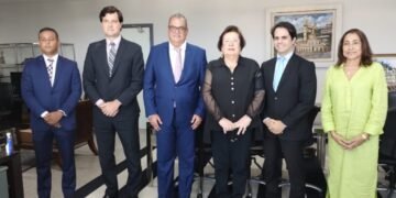 Reunião entre Carlos Muniz e Norma Cavalcanti tem como tema o diálogo entre os órgãos públicos