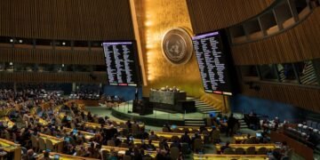 ONU aprova resolução que pede retirada de tropas da Rússia da Ucrânia