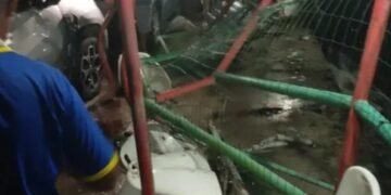 Colisão entre balsas deixa passageiro ferido em Porto Seguro