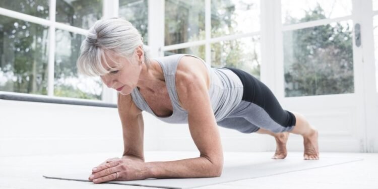 Atividade física ajuda a amenizar os sintomas da menopausa