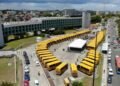 Em Salvador, Jerônimo Rodrigues entrega ônibus escolares que contemplam estudantes da zona rural