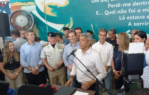 Após dois anos da saída da Ford, governador garante nova empresa de automóveis no Estado