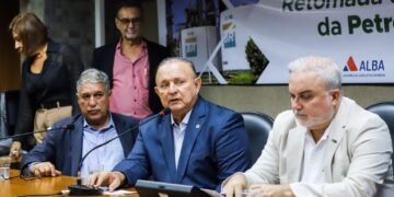 Adolfo Menezes recebe na ALBA presidente da Petrobras, que confirma continuidade de operações na Bahia