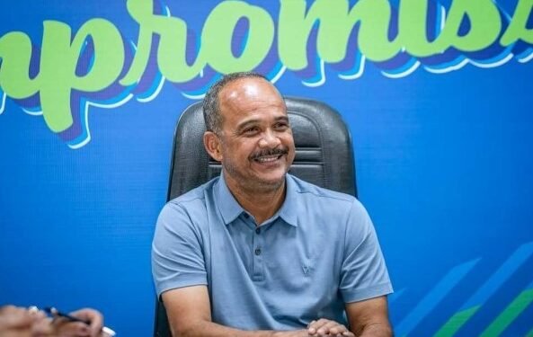 Prefeito Elinaldo é vítima de fraude e golpistas pedem dinheiro por PIX