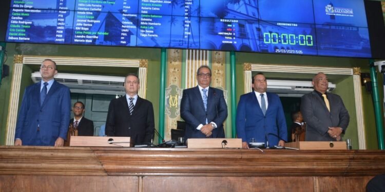 “Câmara tem papel decisivo na construção de melhores dias para Salvador”, diz Carlos Muniz no aniversário da cidade