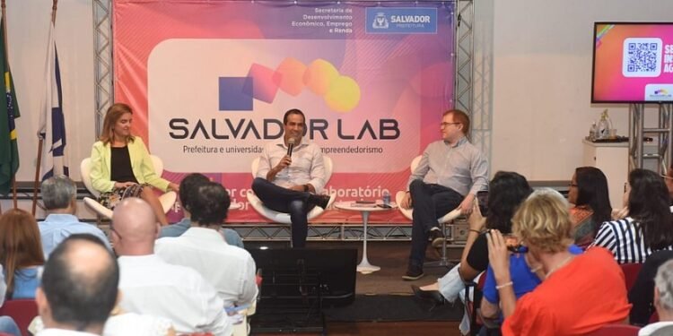 Projeto oferece mentoria e incubação em empresas para TCCs inovadores