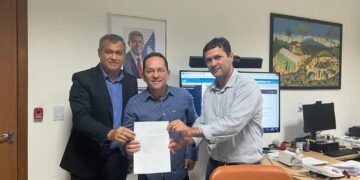 Prefeito de Muniz Ferreira anuncia convênio estadual para licitar a Casa de Farinha e Fecularia do Ponto Chic, zona rural do município.