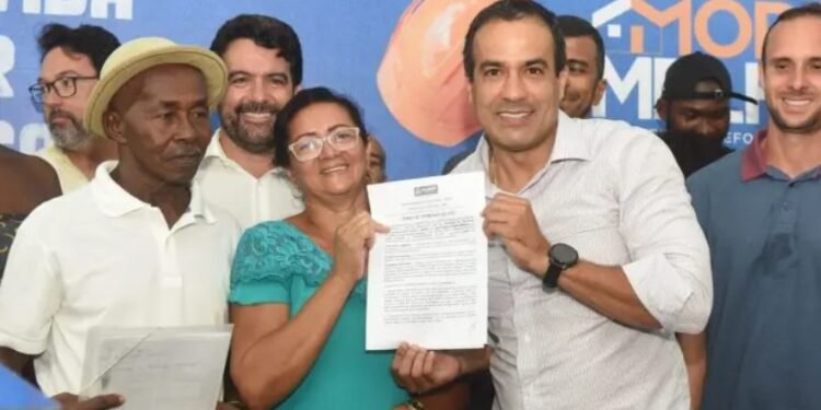 Prefeitura entrega 160 casas reformadas pelo Morar Melhor na Estrada das Barreiras