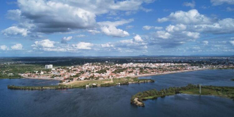 Após denúncias, Justiça pede que Paulo Afonso regularize serviços para crianças com deficiência