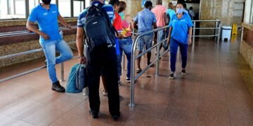 Elevador Lacerda sofre pane e passageiros ficam presos em cabine