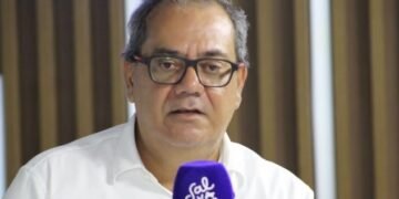 Em entrevista à Rádio Salvador, Carlos Muniz comenta sobre os desafios e a celebração do aniversário da cidade