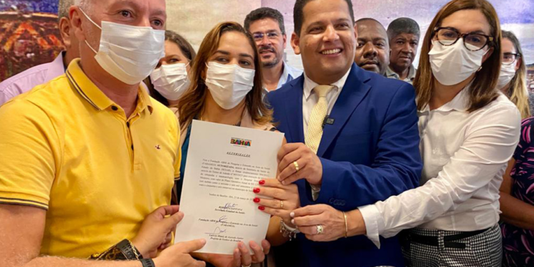 Governo do Estado assina contrato para realizar mais de 800 cirurgias ortopédicas em Senhor do Bonfim