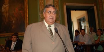 Carlos Muniz decreta luto de três dias pelo falecimento do ex-vereador Dr. Pitangueira
