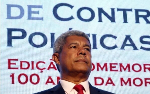 Jerônimo anuncia pedido de medidas jurídicas contra falas xenofóbicas de desembargador