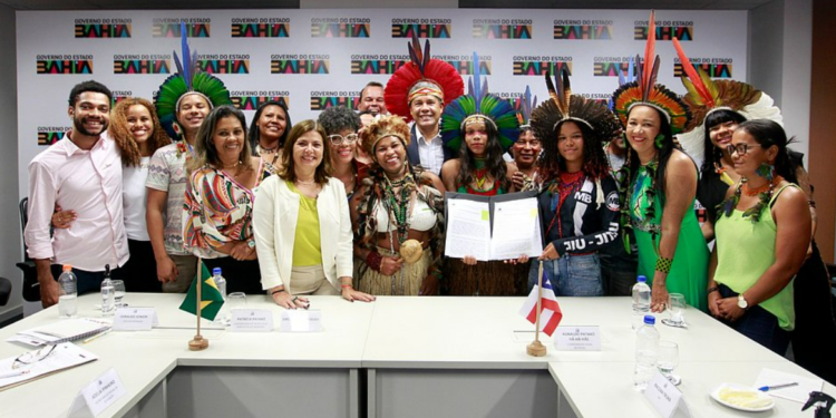 Governo vai contratar 248 professores indígenas para 72 escolas da Bahia