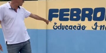 Vereador aponta erros de português no letreiro da Escola Municipal