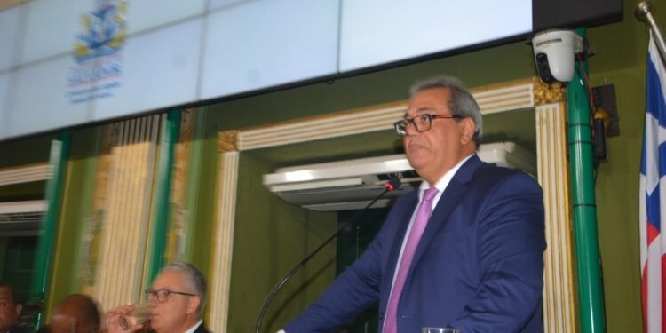 Carlos Muniz anuncia criação do Parlamento Jovem na Câmara Municipal de Salvador